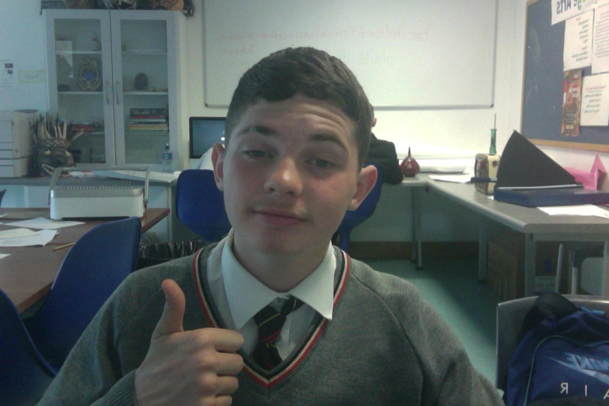 WorkMansGlue's tweet photo. In school working on a Alcohol Project http://t.co/c3S8DpAHQs