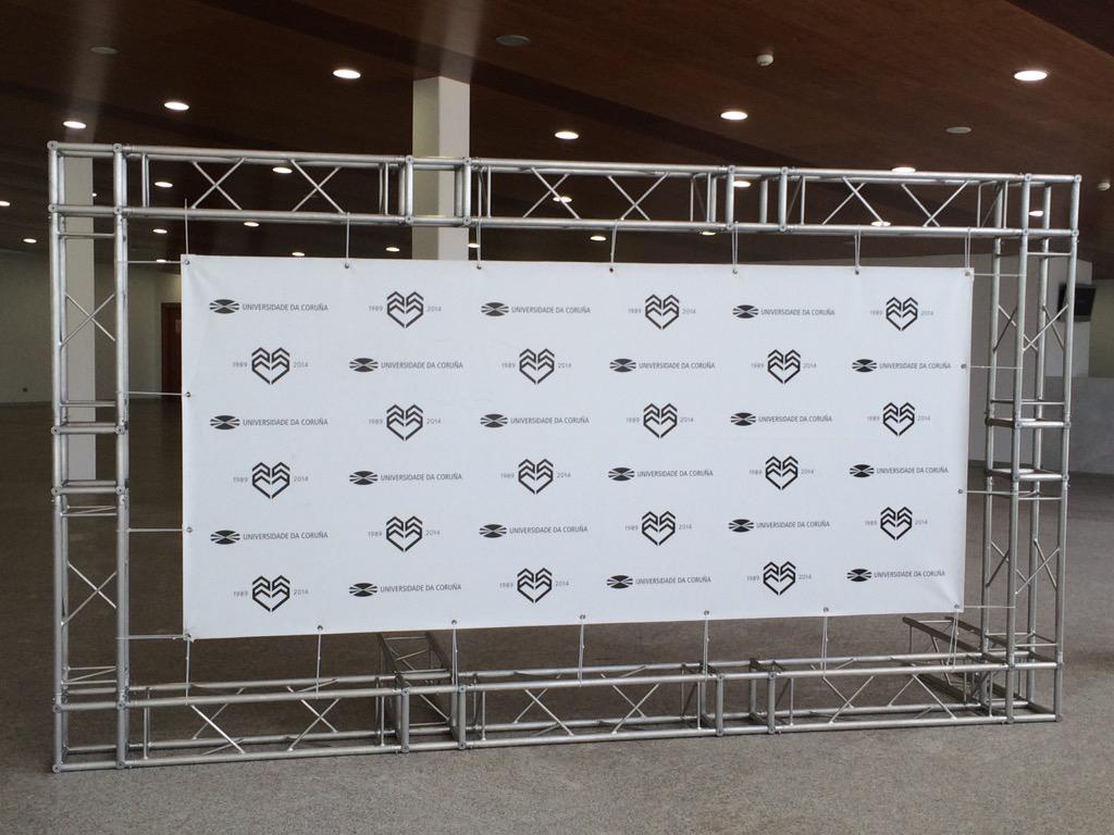 UDC_gal's tweet photo. Photocall do #25UDC no Auditorio de Ferrol 😀 Esta tarde, concerto do 25 aniversario coa @OSGgalicia http://t.co/gxi85rXtKE