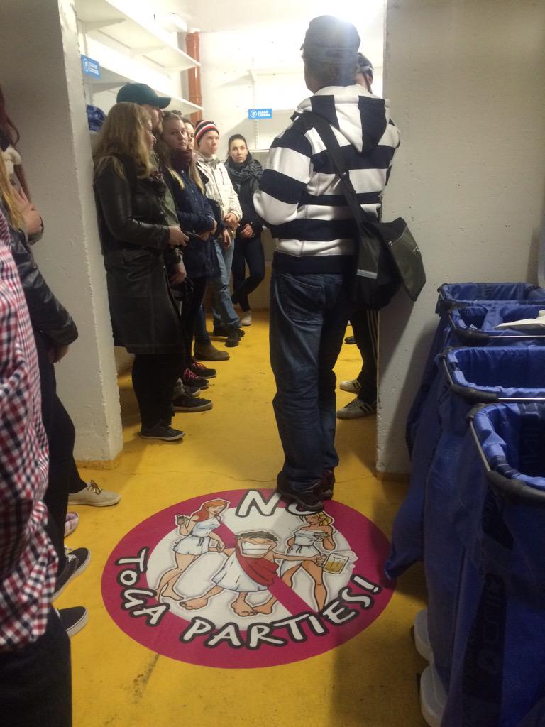 miseppal's tweet photo. PSOAS-OYY pyöräretki starttasi. Luvassa monta mielenkiintoista kohdetta. #PSOAS #Opiskelija-asuminen #Oulu http://t.co/sPxpcudor1
