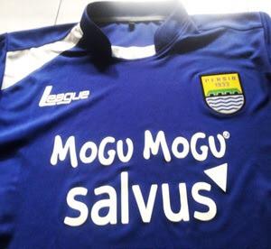 PERSIB_MADRID's tweet photo. 2. RETWEET Tweet ini sebagai syarat sah mengikuti kuis berhadiah Jersey. Jam tangan dan pulsa puluhan ribu. http://t.co/ev7flsvE13