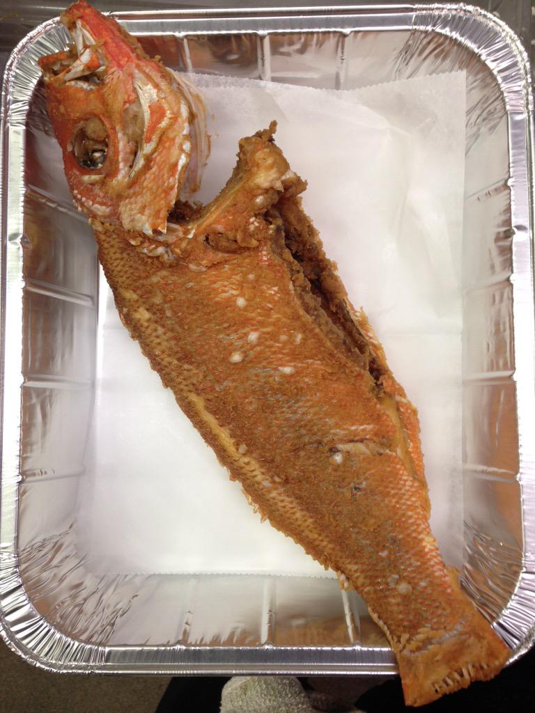 ippolitoseafood's tweet photo. DYK you can get a whole fish fried?! We suggest using red snapper! #fish #philly #foodie #foodporn #phillybites #nom http://t.co/VZDUUTSPkf