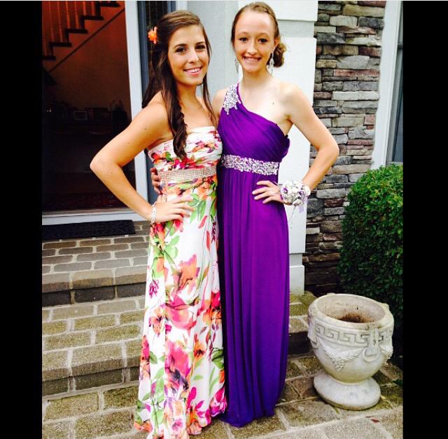 Playinn_It_Seif's tweet photo. Happy birthday to one of my best friends!! Have a great day Britt I love you ππβ€οΈπ― #bfgfbff @Brittney_Glenn http://t.co/P7tKUymKH5
