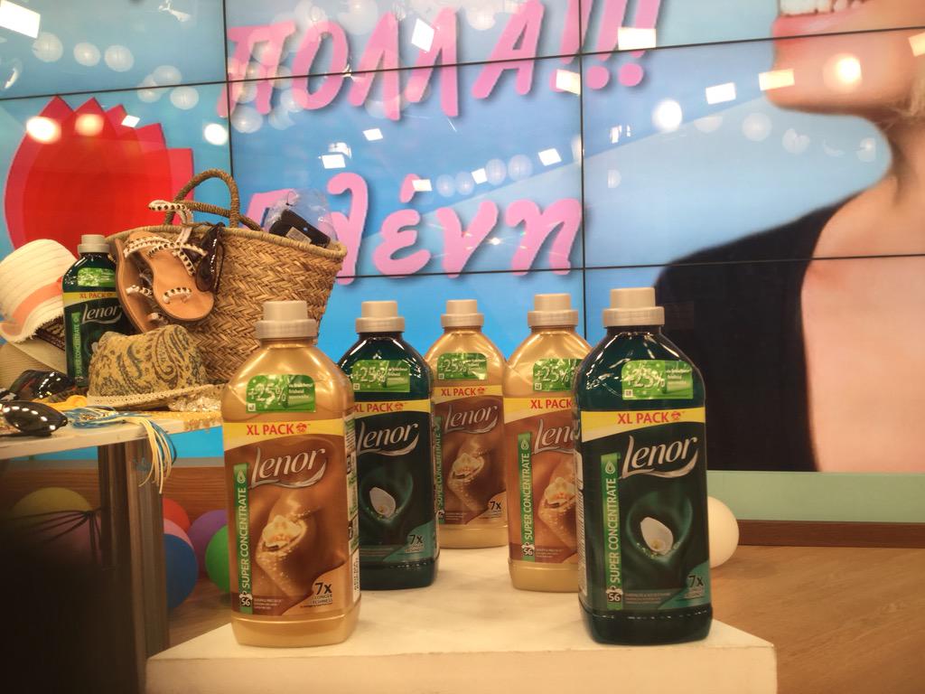 Eleni_AlphaTV's tweet photo. 💖💖💖Καντε retweet στην φωτο και 5 τυχεροι κερδιζετε τα μπουκαλια που βλεπετε! LENOR http://t.co/3sOZkbigO8
