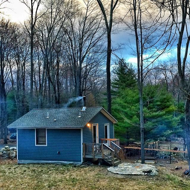 WhitneyBoland's tweet photo. #nyc with @sterlingrope at @thecliffslic was cool, but psyched to return to cottage life in the Gunks where good te… http://t.co/u0Pr4YzrVv