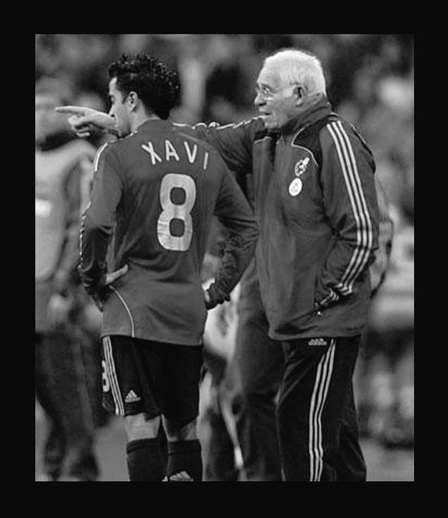 CholismoATM's tweet photo. Como atlético y sobre todo como español: Gracias por tu fútbol Xavi. El mejor futbolista español de la historia. http://t.co/fp69q33eFZ