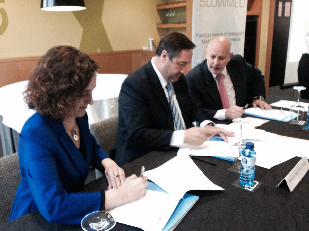 agriculturacat's tweet photo. #Peçegrí, President #DietaMediterrania signa acord amb grup CETT Projecte #slowmed http://t.co/GtfibJc28C