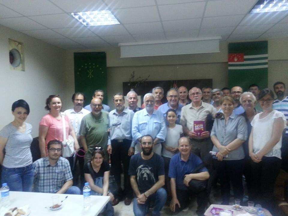 Çerkes halkının 151 yıl önce Çarlık Rusya'sında yaşadığı soykırım ve sürgünü, seçimleri ve HDP'yi konuştuk, tartıştık