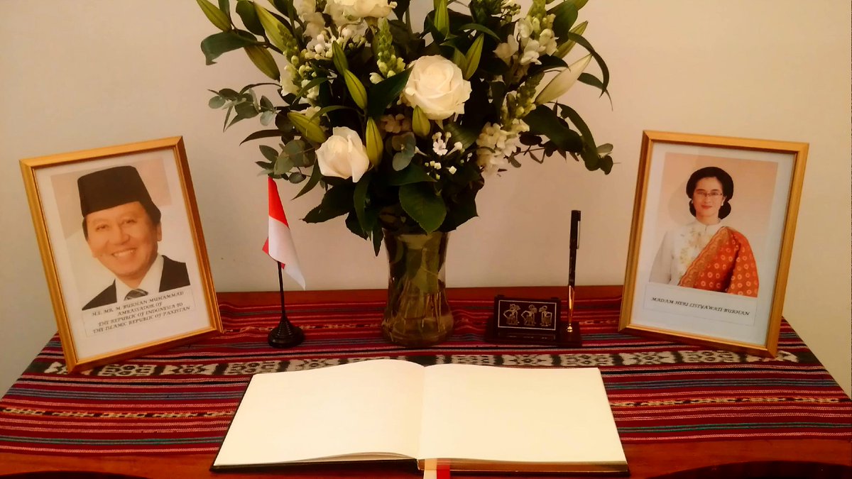 KBRILondon's tweet photo. Condolence book open at our Embassy to honor Ambassador Burhan and Mrs. Listyawati Burhan @PPIUKofficial http://t.co/17eGA4pfpD