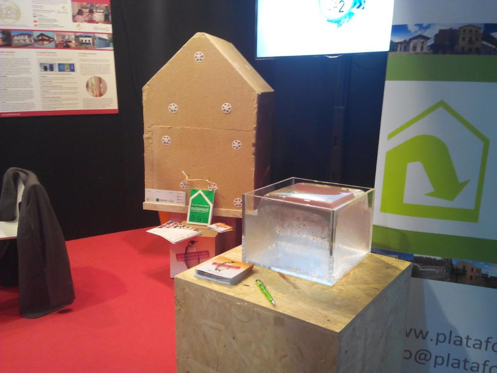 casaspasivas's tweet image. 3ºdia: seguirá habiendo hielo? #IceCubeBet #BeyondBuildingB @PapikCH @PlataformaPEP @GBCEs @ConstrumatBCN