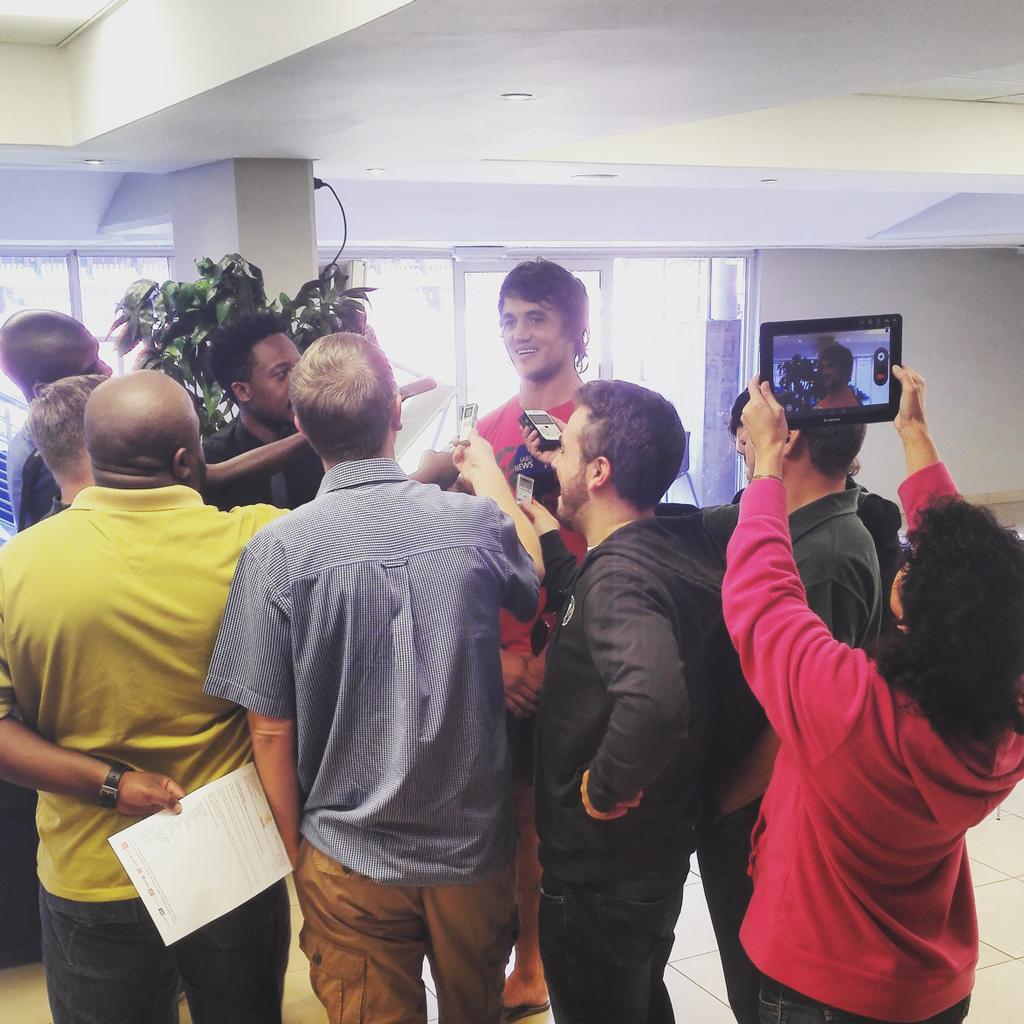 RT @LionsRugbyUnion:IMAGE: A media scrum around <a href="/FrancoMostert/">Franco Mostert</a> at Emirates Airline Park. #CHEvLIO #Lions4Life