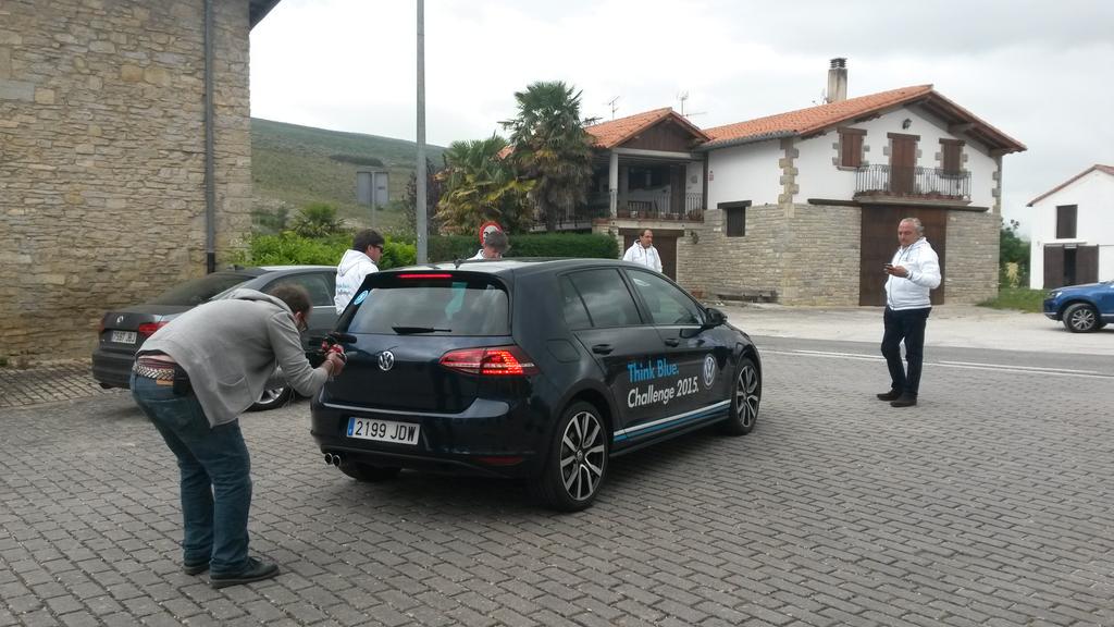 cochesnet's tweet photo. Empezamos la #ThinkBlueChallenge en Ibero (Navarra). Intentaremos hacerlo todo con batería. http://t.co/TnA1Fy9aiO