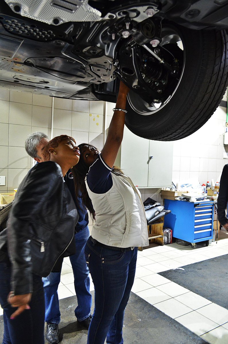GarageGals's tweet photo. Showing a lady car owner where a car's shock absorber is &amp; what it looks like @Mazda_SA @2000FMSA @DrivingInHeels http://t.co/lzrg9tZkye