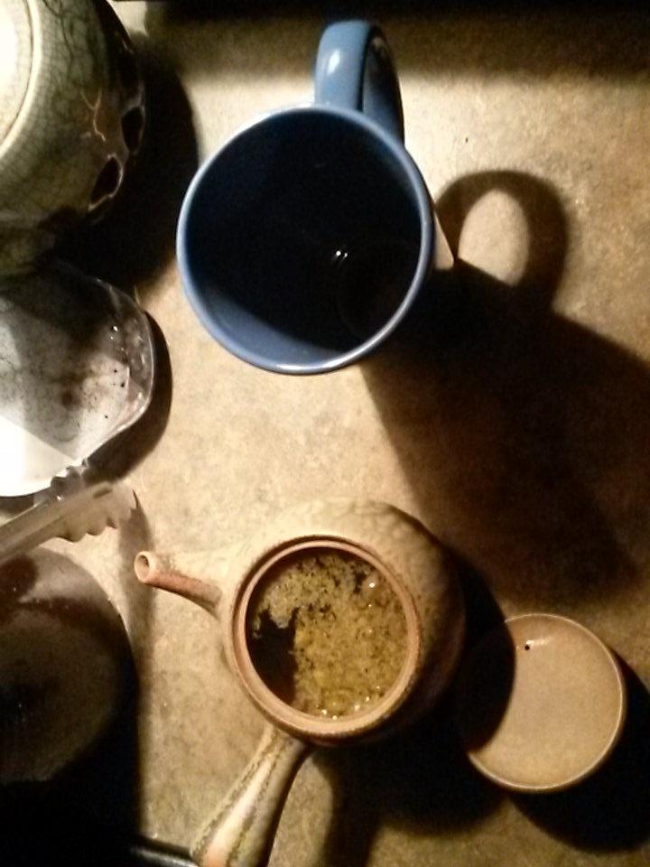 MrOldfield2U's tweet photo. I've got a belly ache, so I'm drinking some chamomile tea, that I grew myself #humblebrag #liveoffthegrid http://t.co/OtVOksdWtO