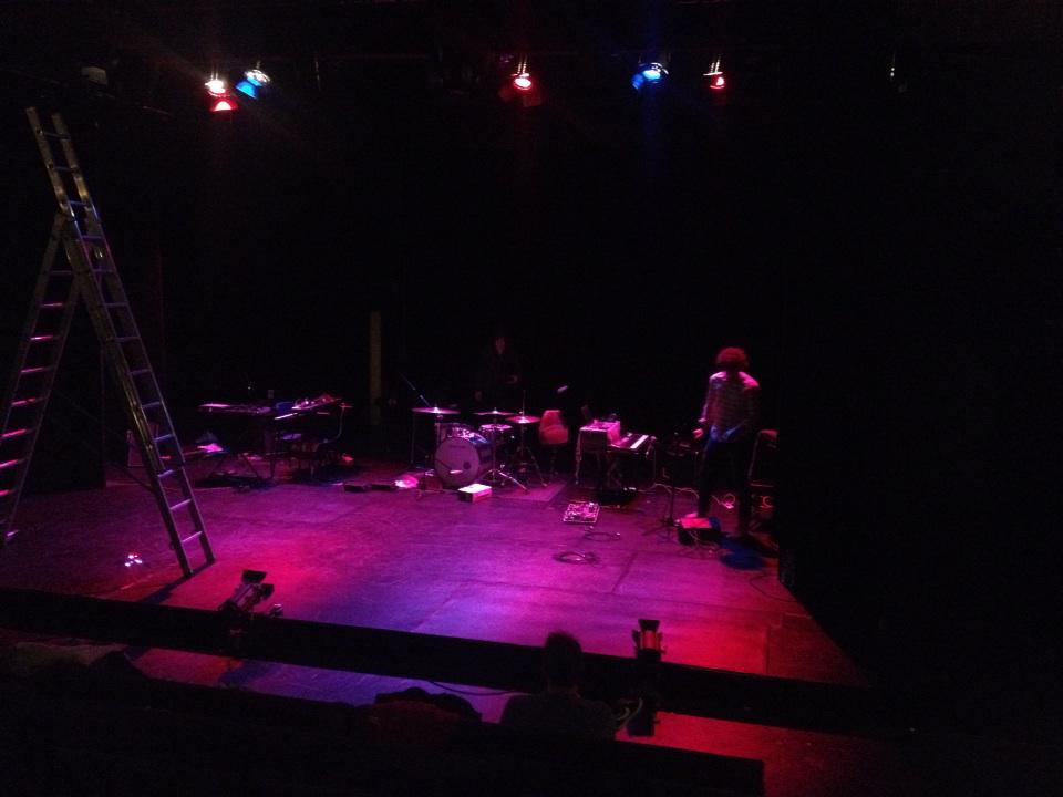 alicevcarter's tweet photo. Getting ready for show day @ThePleasance First showing of #Western? tonight 7.30pm @WeSleepingTrees @thephysicsHB http://t.co/ly7UOm0Ify