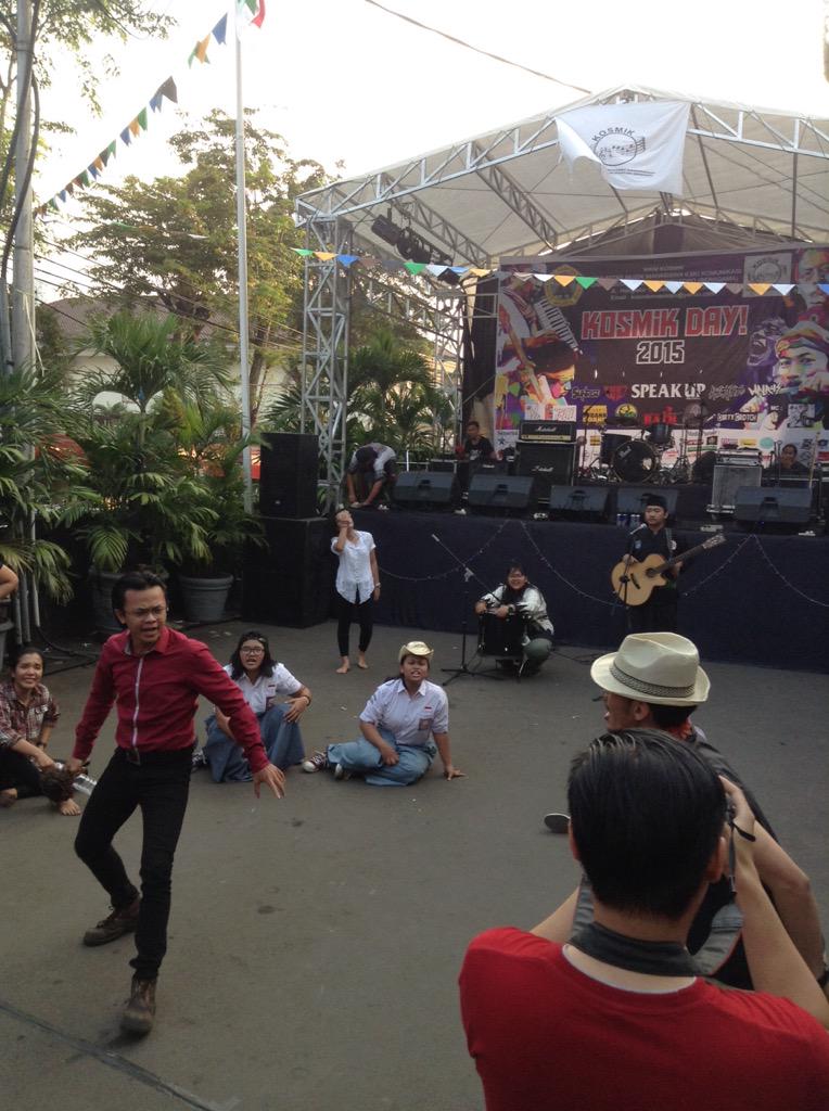 Wah wah wahhh teater fikom gokil bgt dah emanggg!!!! <a href="/teaterFIKOM/">Teater FIKOM</a>