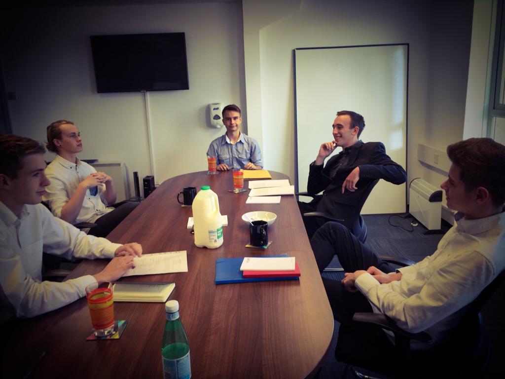 VarndeanCFAM's tweet image. Year 2s spending the morning @PierRecruitment learning valuable interview tips. Great morning thanks Daisy!