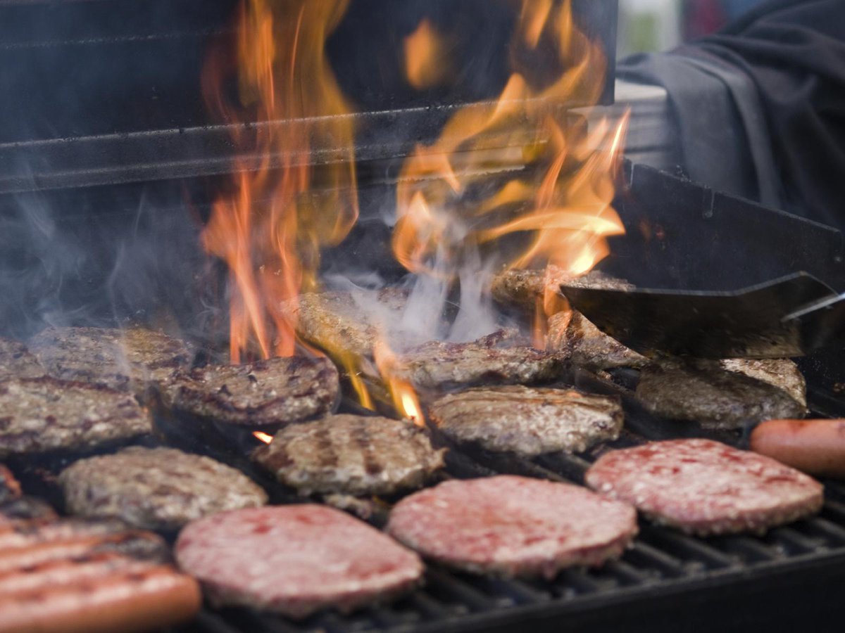 PurpleGrapeTeam's tweet photo. Check out @PGJulieW blog on #BBQ...the #sun is showing face so lets get the BBQ's out....  http://t.co/PYKH1mfPOX http://t.co/qdRBzGCCZa