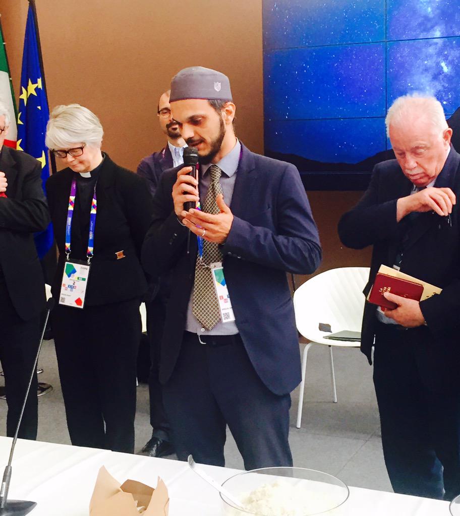Expo2015Milano's tweet photo. Il rito della benedizione del cibo nelle religioni del mondo #Expo2015 http://t.co/cmSz4rxmpM