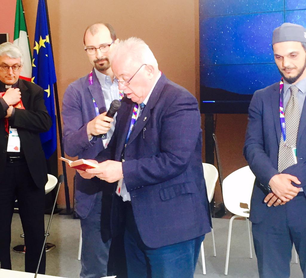 Expo2015Milano's tweet photo. Il rito della benedizione del cibo nelle religioni del mondo #Expo2015 http://t.co/cmSz4rxmpM