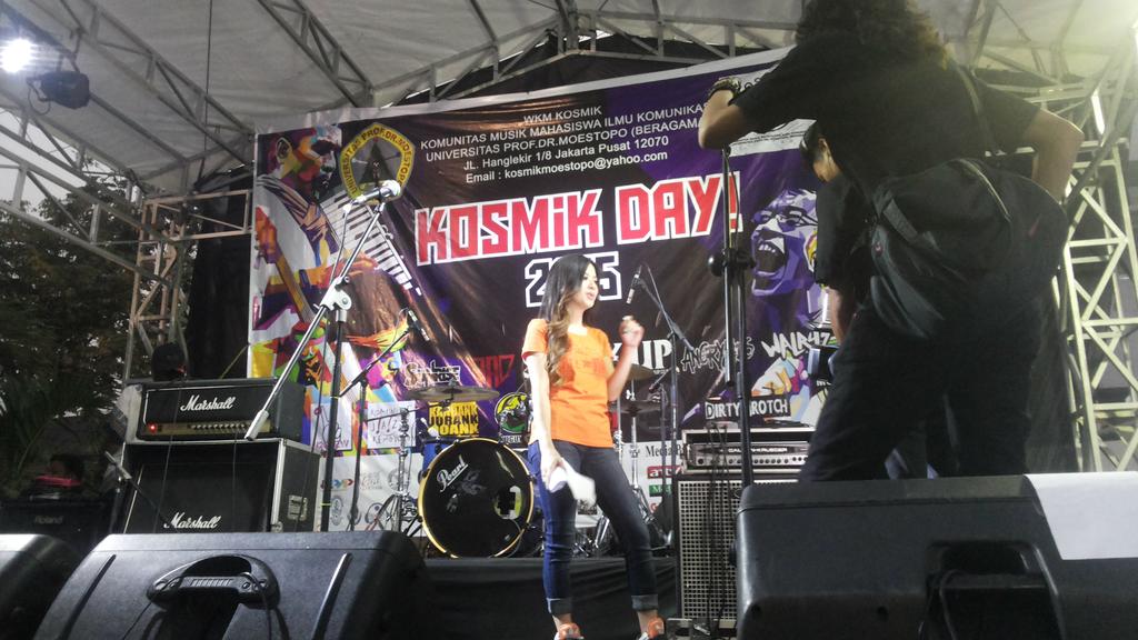 Franda &amp; <a href="/TotalFootballAN/">TF antvsports</a> on stage! #KOSMIKDAY2015 <a href="/kosmikdaymoest/">KOSMIK DAY MOESTOPO</a> tunggu tanhhal tayangnya di <a href="/whatsonANTV/">ANTV</a>  :)