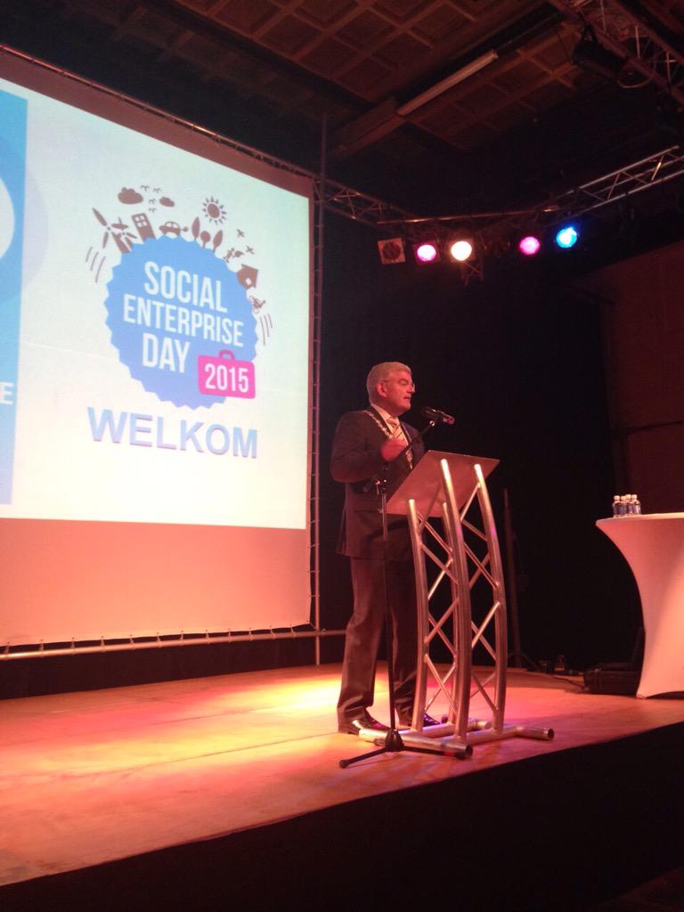 SEDays_2018's tweet photo. Burgemeester Utrecht opent voor een bomvolle zaal #sed15 @Elsevier @kirkmancompany @GemeenteUtrecht http://t.co/wfEHN7iCBq
