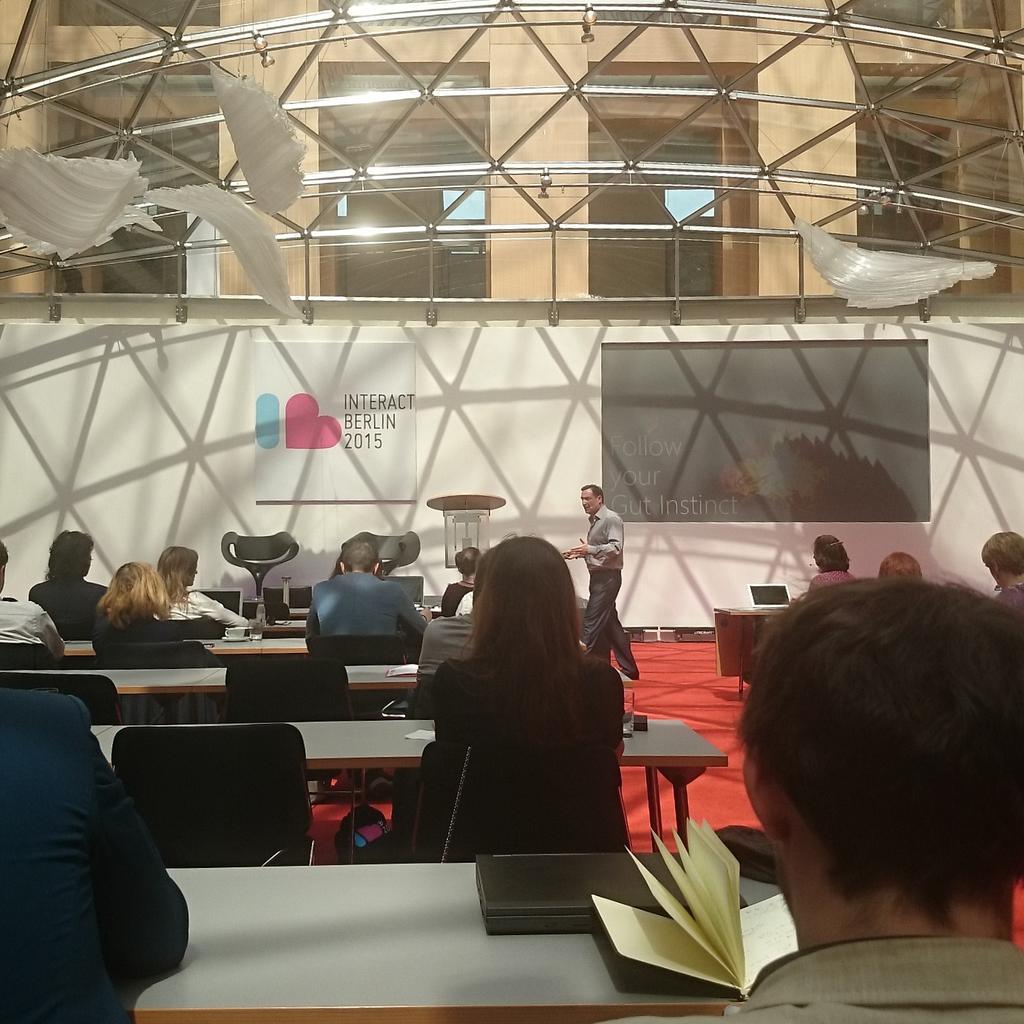 szczeep4n's tweet image. #Interact2015, @AndyHartMSA: Data + machine learning = prediction what&apos;s going to happen next -&amp;gt; to (mobile) people.