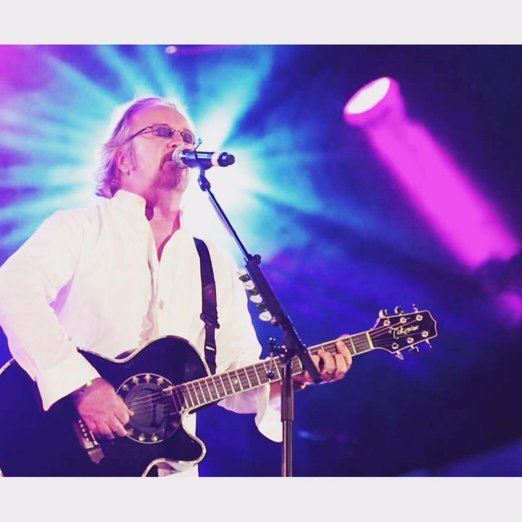 HotelPresidentL's tweet photo. Ti aspettiamo a #Lignano Pineta sabato 23 maggio per il concerto gratuito di #UmbertoTozzi! #lignanosabbiadoro http://t.co/YnlAfhTepG