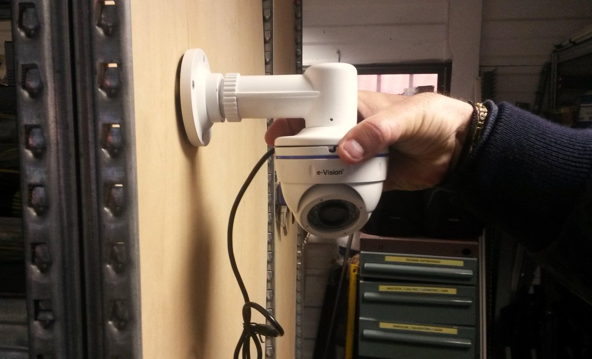 luccaprogettoEU's tweet photo. #progettoINOFARACCESS 110 telecamere #videosorveglianza in 16 stazioni fs linea #Lucca-Aulla  http://t.co/vh5Ec39qdH http://t.co/B9J0uDZkWV