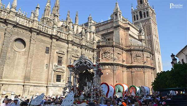 Señorío de Sevilla camino de las arenas ow.ly/NejmI <a href="/PasionenSevilla/">Pasión en Sevilla</a> | #Sevillahoy #Rocío2015