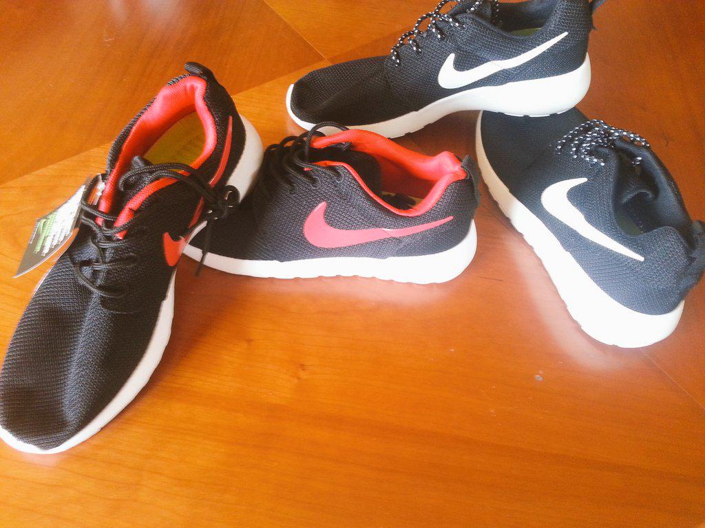 offertsport's tweet photo. Recibidas las Nike Roshe Run de @VictorLeveL  mañana las tendras en  casa. http://t.co/2Wm2RSrwwF