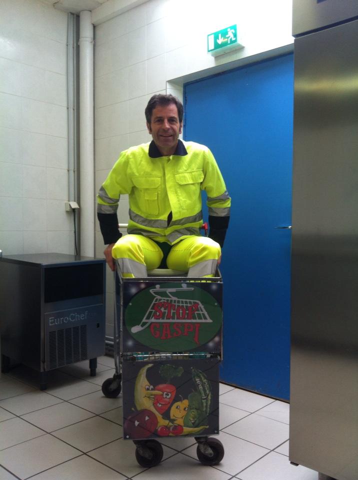 chitcatt10's tweet photo. La tournée avec le caddie stop gaspi a Chevreuse (78) http://t.co/hF86QFY5qN