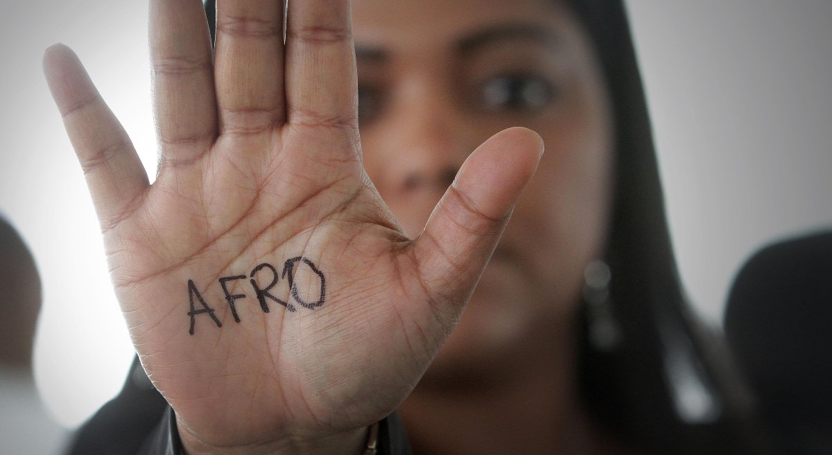 SENAComunica's tweet photo. #sabíasque Colombia es el tercer país de América con mayor población afrodescendiente #MiSangreAfro http://t.co/KNTvvxWEKr