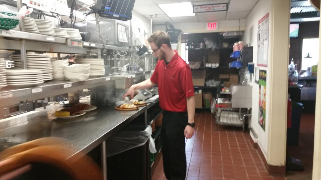 GrandPumbaa's tweet photo. New manager Brenden rocking the Expo window on day 1! 
#winningtogether #mypdi #todayschilis http://t.co/NLY933EFAG