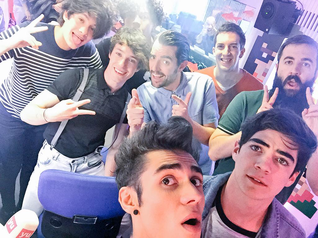 FanyVelazquezz's tweet photo. @somosCD9: ¡La pasamos de lo más guay @SrCastelo @davidbroncano @DaniMateoAgain @vodafoneyu! #yuCD9 http://t.co/1KMyjkZqrS"