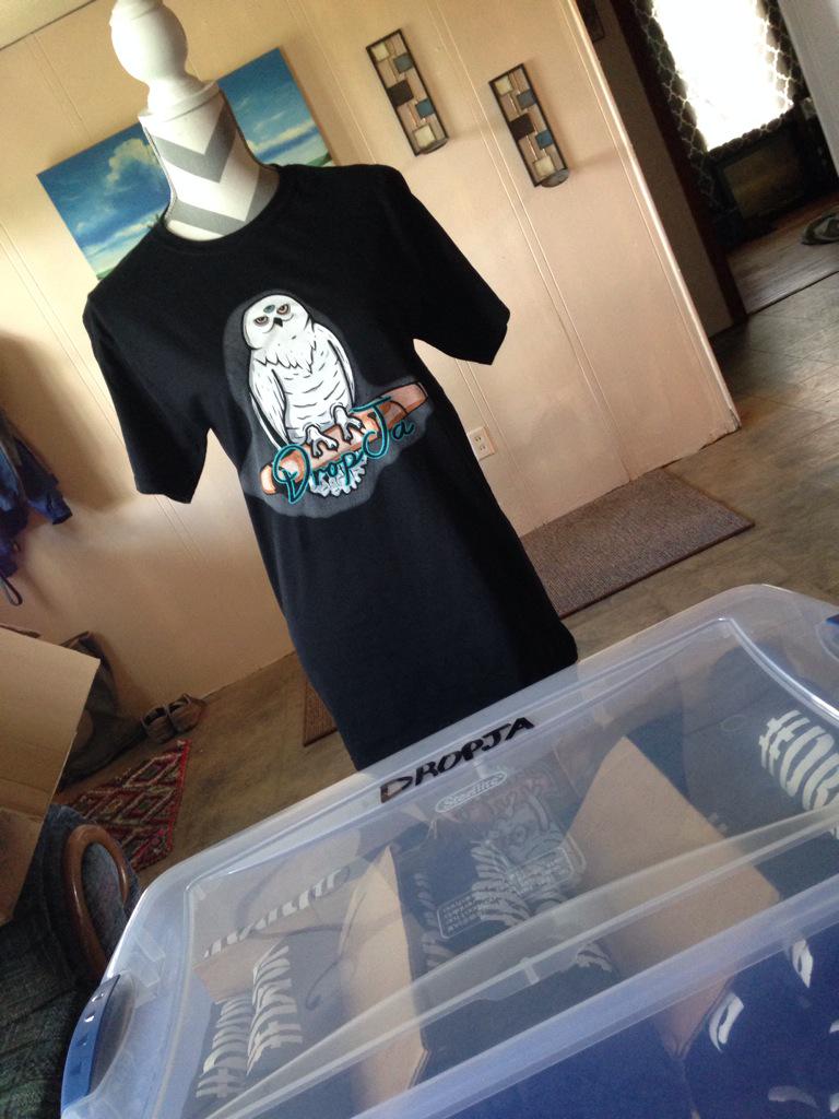 djdropja's tweet photo. After about 1 1/2 hour of inventory, the droptub is filled with fresh #DropCrew Ts 👕 HMU if you'd like one! http://t.co/szOZnVYI8o