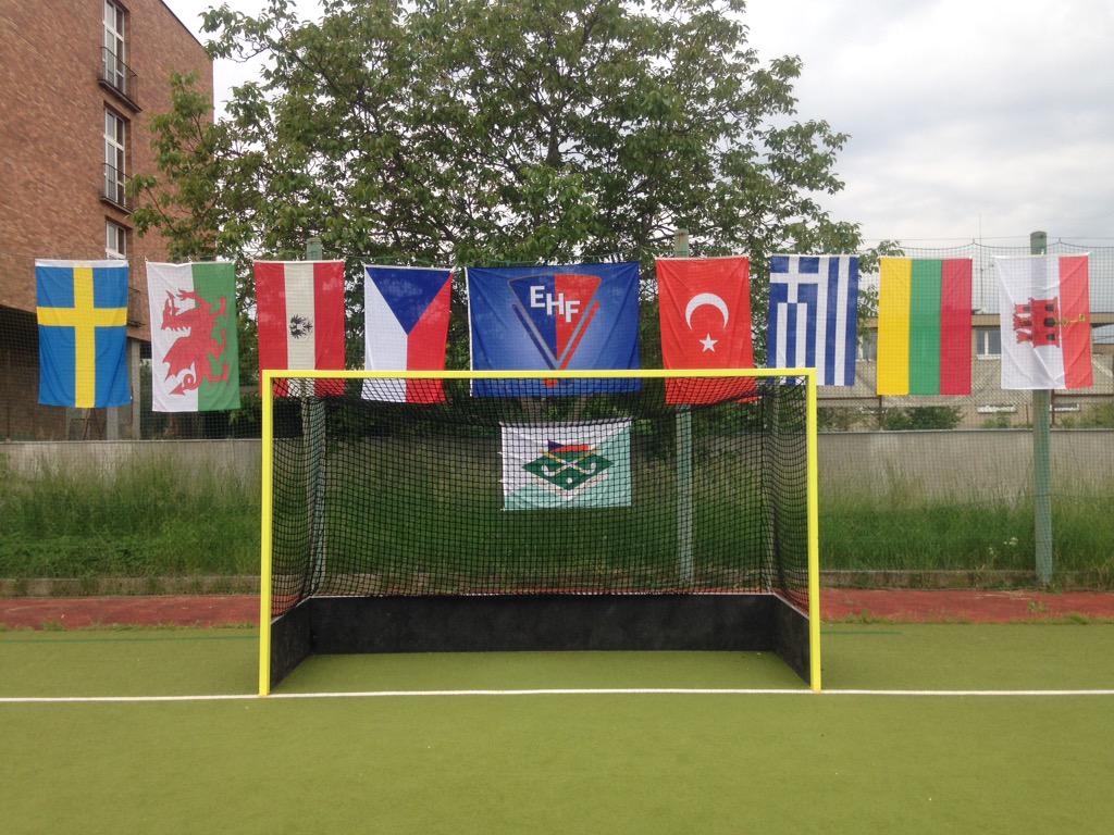 hc1946praga's tweet photo. #ehclub15 #hc1946praga ready to start http://t.co/nGAaXOoeGa