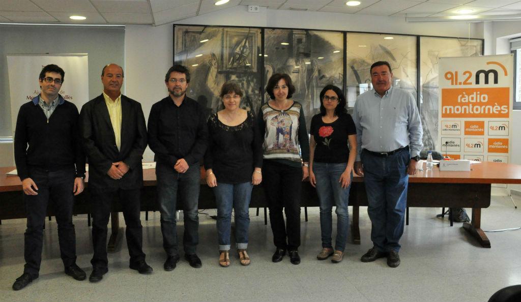 RadioMontornes's tweet photo. A punt per escoltar el debat amb els 6 caps de llista que opten a l'alcaldia de #Montornès?
http://t.co/UgzTSZo44L http://t.co/S69J3GQ7Qa