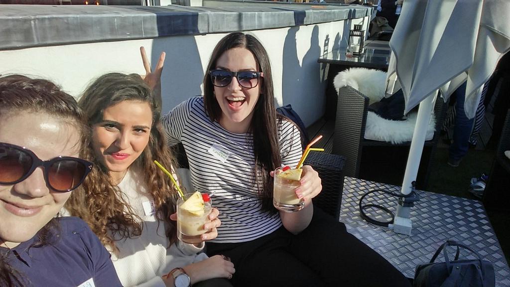 DigiShoreditch's tweet image. Amazing weather and company up on the roof for @VECollab cocktails #ds15 Open House