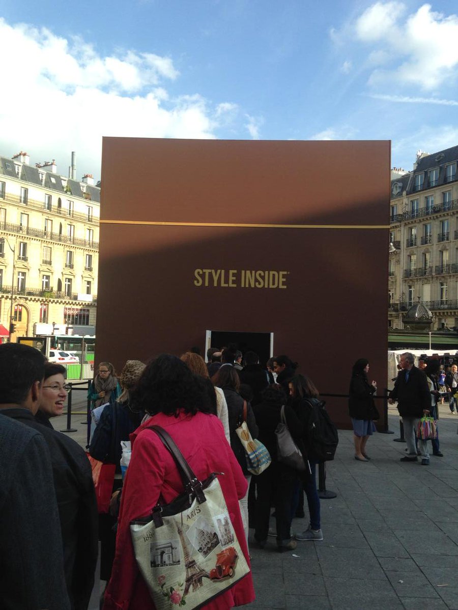 Clementverlet's tweet image. Trop d'attente, pas de distribution de glace #deception #styleinside @haagendazs