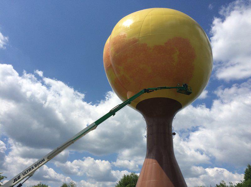 npratc's tweet photo. Will renovation make the Gaffney Peachoid look...less like a human backside?

Nope.

http://t.co/BbfGK0y85g http://t.co/PNquc0Fehz