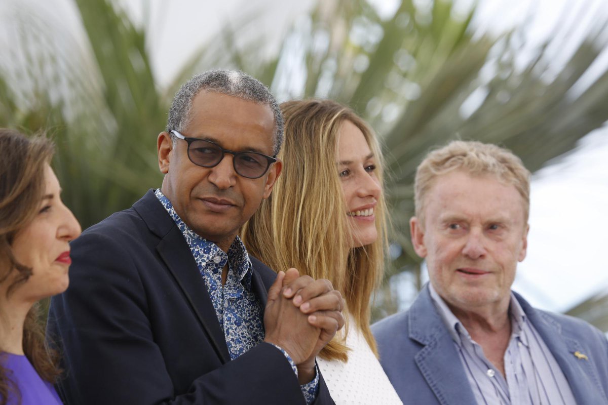 Cannes_France's tweet photo. Séance photo pour le jury de la @Cinefondation #Cannes2015 http://t.co/e9T8uJjsTW