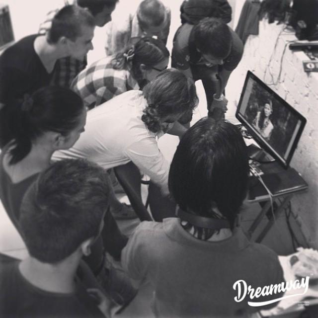 DreamwayInt's tweet photo. Рабочий процесс #dreamway #dreamwayint #dreamway_work #dreamwayphotoproject #moscow #minsk #piter #belgorod #vorone… http://t.co/PuhztQuiFo
