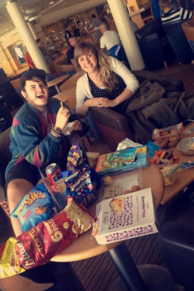 AmyGraceKirk's tweet photo. Ferry feast ⚓️ #AliveInEurope http://t.co/SyB9PwWNXn