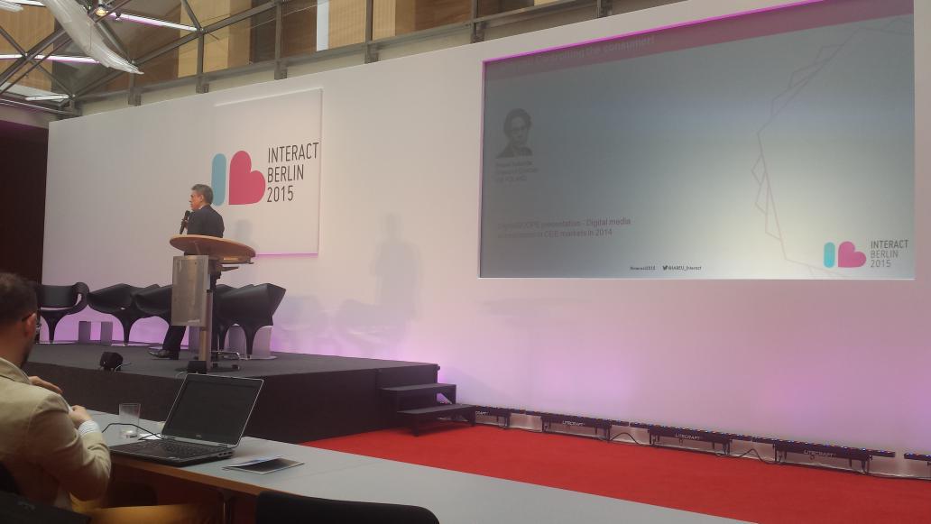 WlodekSchmidt's tweet image. Pawel Kolenda at #Interact2015 presenting #digitalSCOPE by @IABPolska supported by @IABEurope