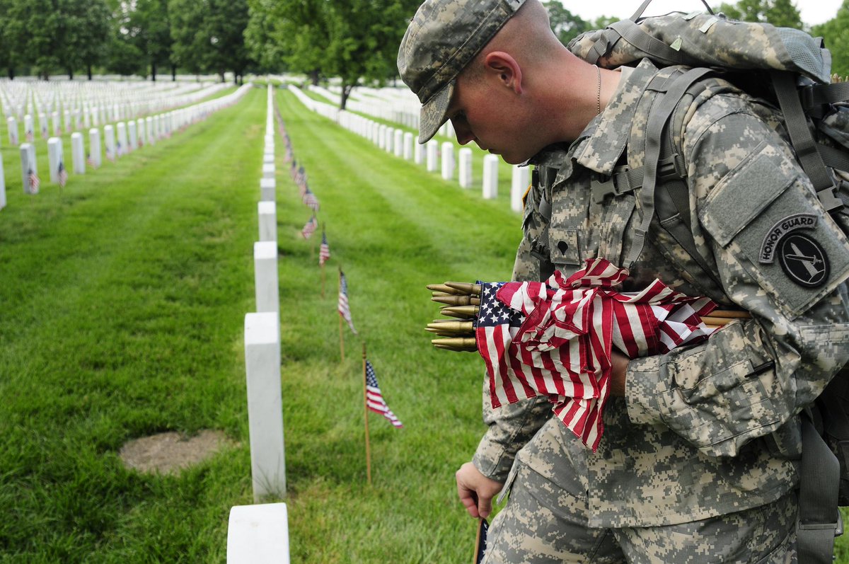 USArmyOldGuard's tweet image. All Gave Some, Some Gave All -- FLAGS IN!