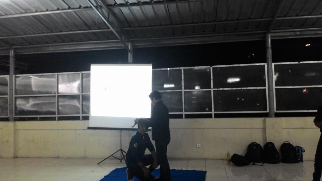 Serah terima jabatan secara simbolik , ti kang dio pupuhu pagelaran 2014 ka kang zaid pupuhu pagelaran 2015