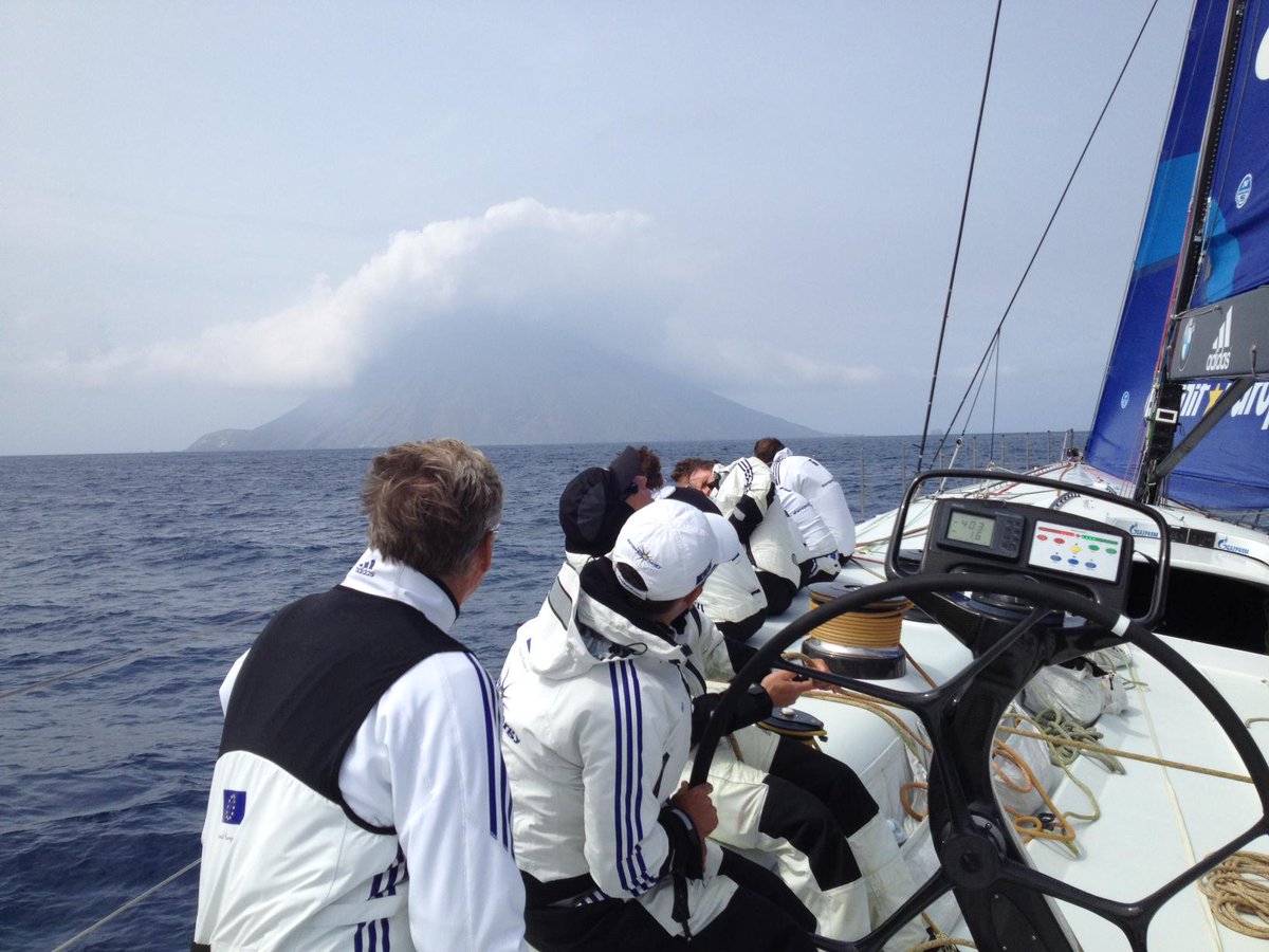 EsimitEuropa's tweet photo. Stromboli on the horizon #VolcanoRace2015 http://t.co/vHW7uTGH8x