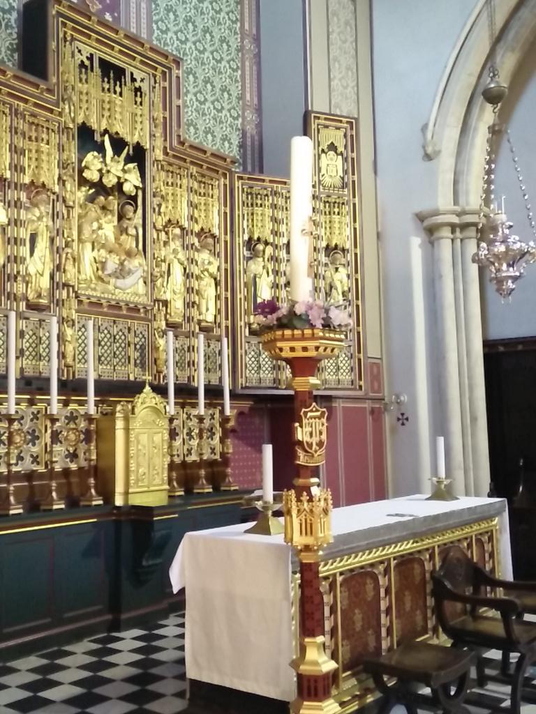 CatholicCamera's tweet image. At Matthew's, Westminster #fromthenave @STMWchurch