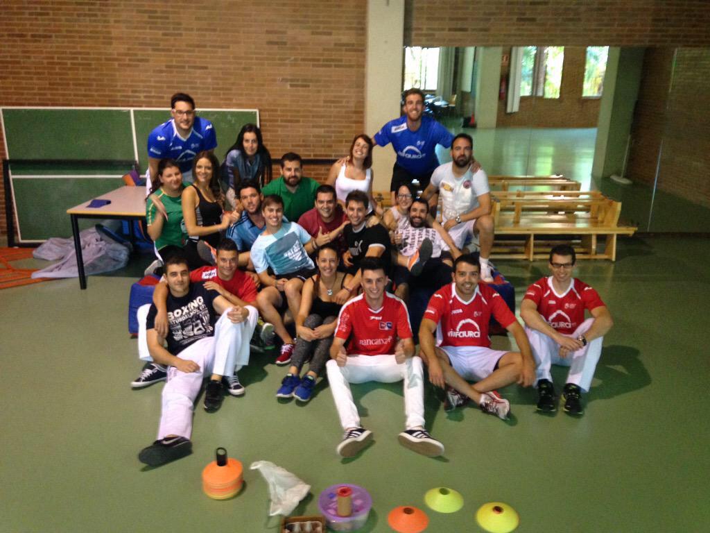 Jb1790's tweet photo. Hui hem portat la #pilotavalenciana a la @UCV_es . L'hem utilitzat per treballar la força i la condició fisica. http://t.co/9eIdt1Zq8a