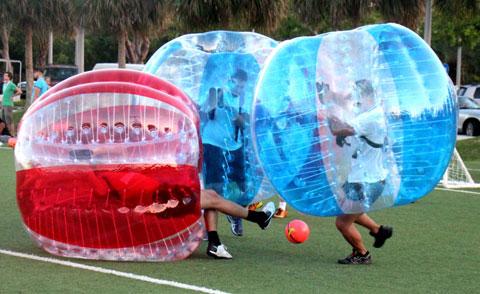 Opdnakker's tweet photo. Wil je lachen? Nieuw: #Bubbelvoetbal. Vanaf 30 mei 2015 legaal de tegenstander omverlopen.http://t.co/fi8qEQWB1s http://t.co/38Z8wOtqYv